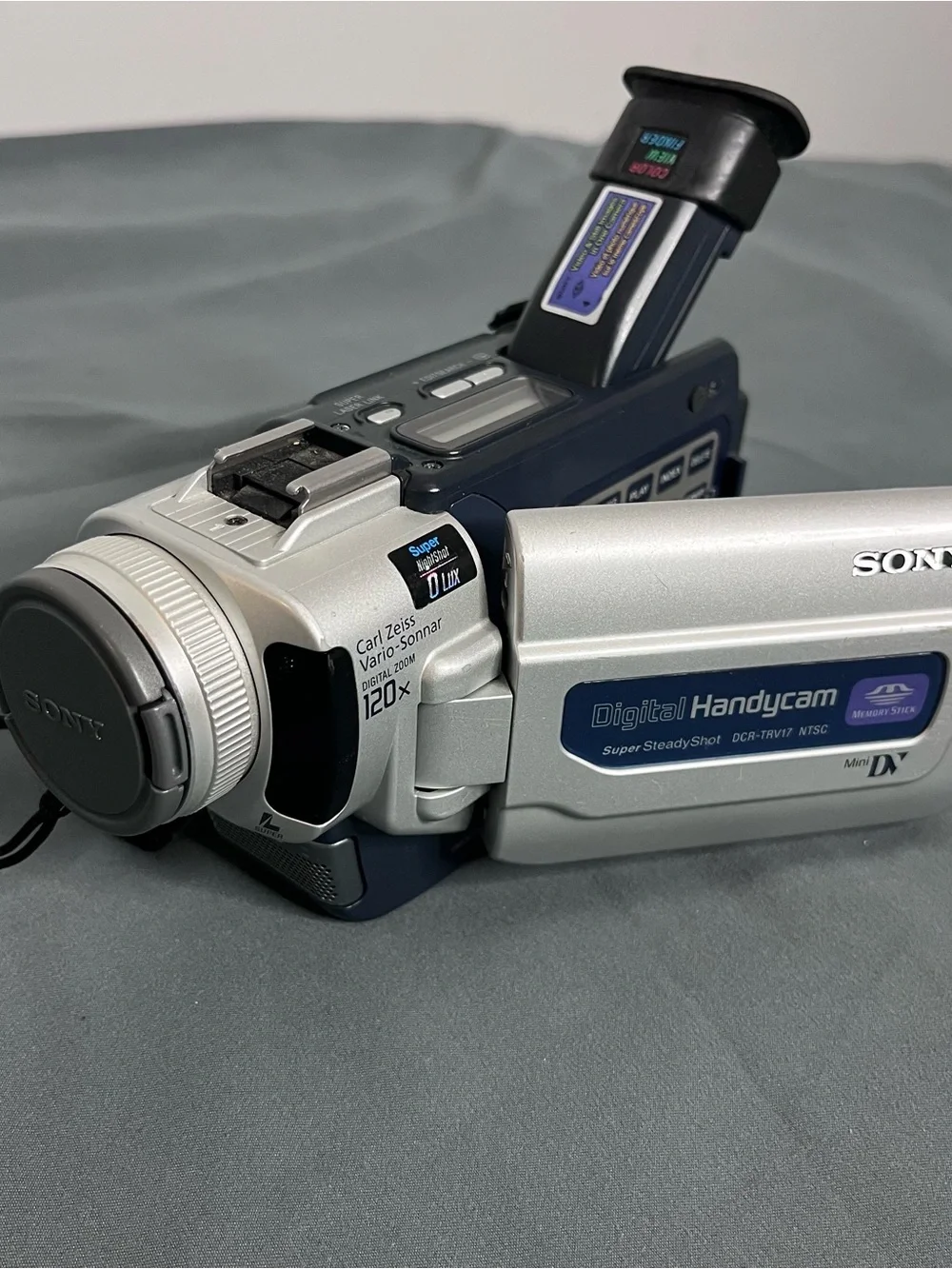 Sony dcr trv17